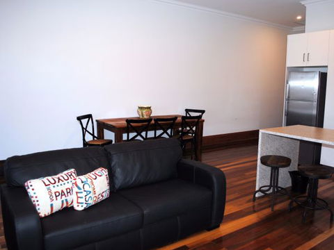 Sublime Spa Apartments On Murphy - New South Wales Tourism  4