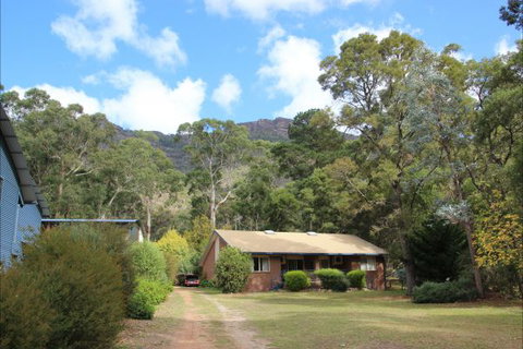 Sundial Holiday Apartments - New South Wales Tourism  0