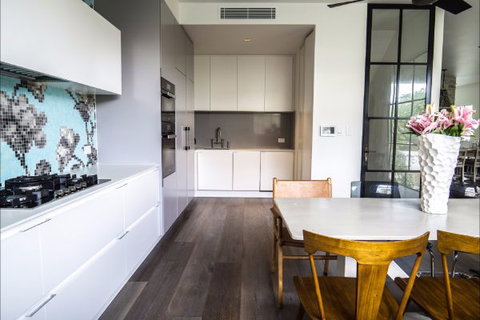 Tamarama Beach House - New South Wales Tourism  9