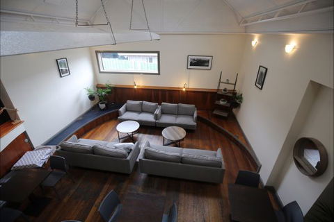 The Nook Backpackers - New South Wales Tourism  0