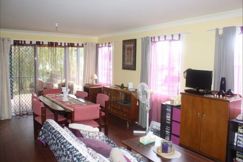 Red House Accommodation - New South Wales Tourism  2