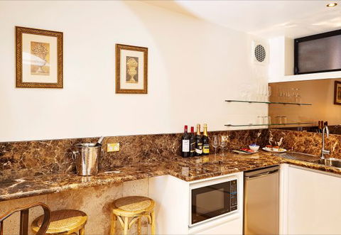 The Suites, Villa Belgravia - New South Wales Tourism  3