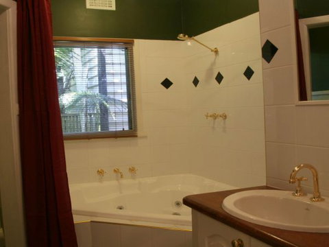 Tudor Cottages Mount Dandenong - New South Wales Tourism  6