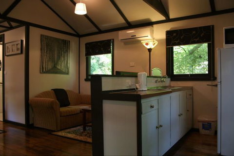 Tudor Cottages Mount Dandenong - New South Wales Tourism  7