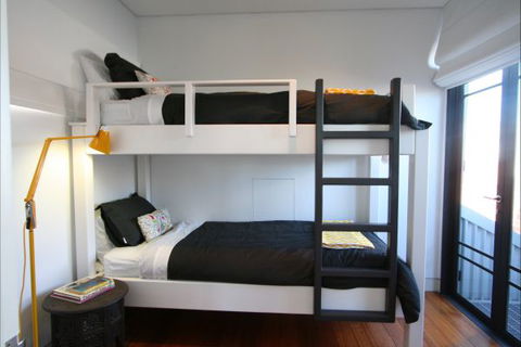 Two Five Zero / Richmond - New South Wales Tourism  6