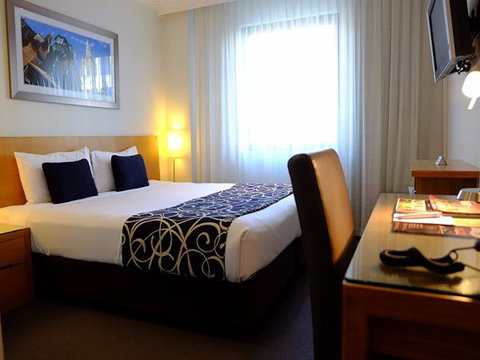 Wyndham Sydney Suites - New South Wales Tourism  2
