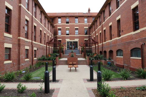 Yarra House - New South Wales Tourism  9