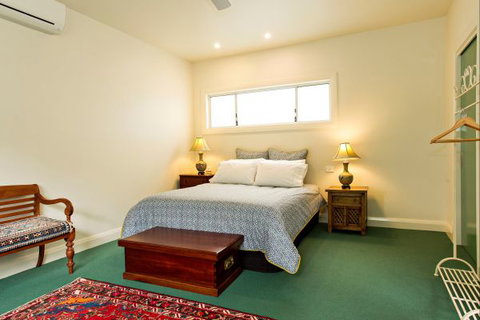 Young Garden Retreat - New South Wales Tourism  1