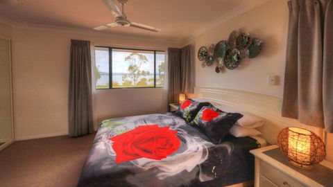 Dolphin Waters Holiday Apartments - New South Wales Tourism  0