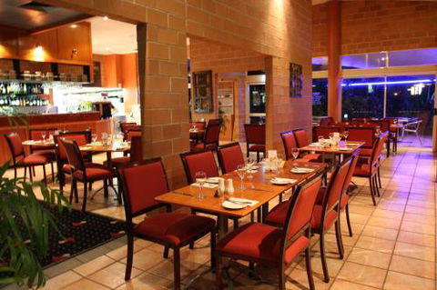 Windmill Motel–Apartments & Reception - New South Wales Tourism  9