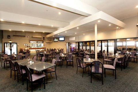 Manning River Hotel - New South Wales Tourism  3