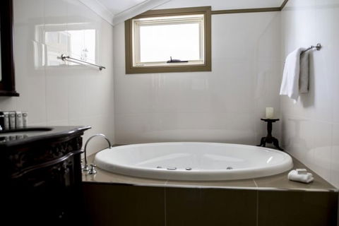 Bli Bli House Luxury Accommodation - New South Wales Tourism  12