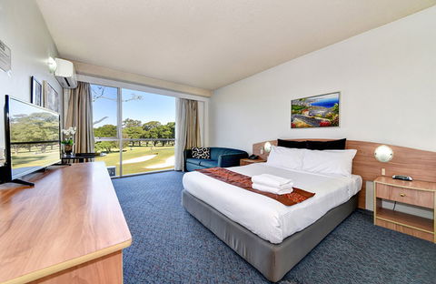 Red Star Hotel West Ryde - New South Wales Tourism  0