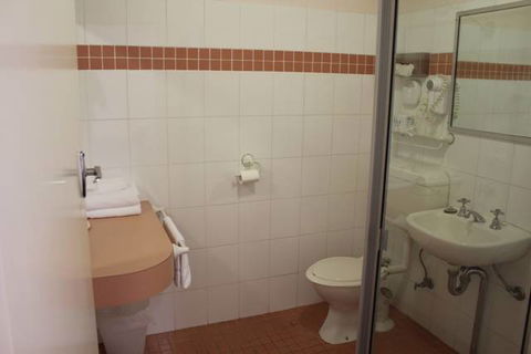 AZA Motel - New South Wales Tourism  9