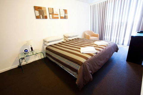 B7 Honeysuckle Apartments - New South Wales Tourism  3