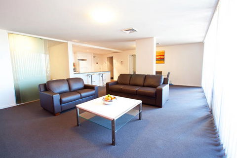 B7 Honeysuckle Apartments - New South Wales Tourism  8