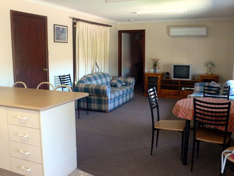 Back O' Bourke Accommodation - New South Wales Tourism  2