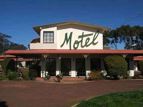 Bandicoot Motor Inn - New South Wales Tourism  1