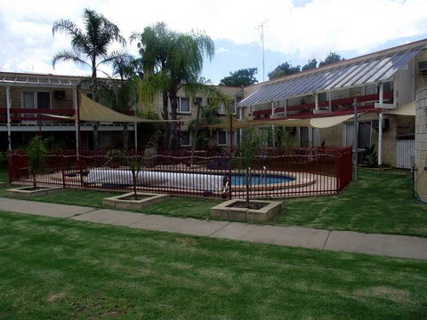Barham Bridge Motor Inn - New South Wales Tourism  1