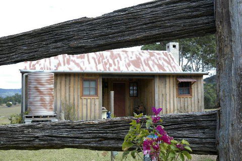 Wombat Lodge - New South Wales Tourism  4