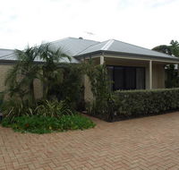 Baudins of Busselton BB - New South Wales Tourism 