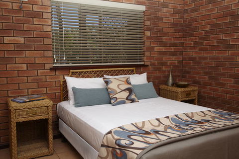 Bayside Holiday Apartments - New South Wales Tourism  0