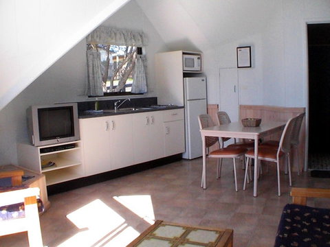 Beach Cabins Merimbula - New South Wales Tourism  1