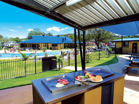 Beachfront Holiday Resort - New South Wales Tourism  6