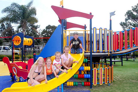 Beachfront Holiday Resort - New South Wales Tourism  11