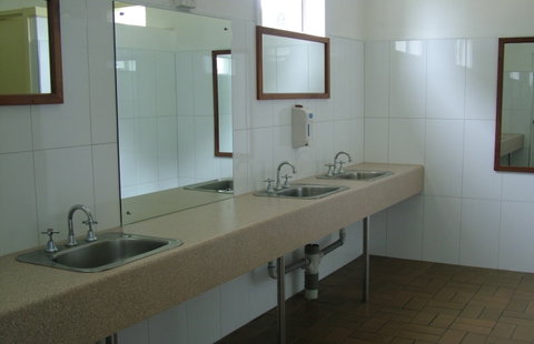 Beachport Caravan Park - New South Wales Tourism  0