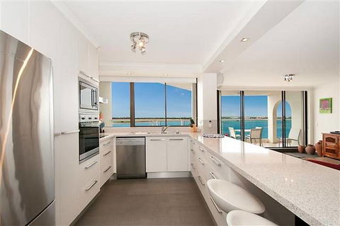 Beaconlea Tower Apartments - New South Wales Tourism  0