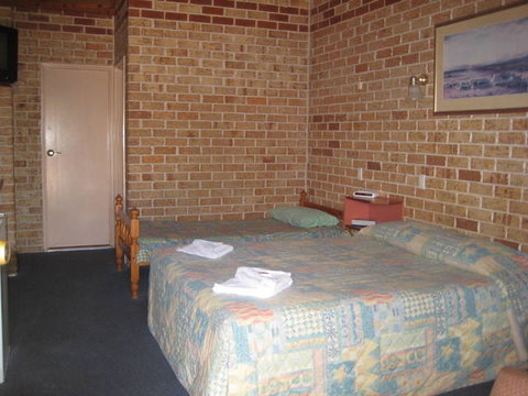 Beenleigh Village Motel - New South Wales Tourism  2