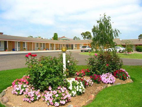 Bega Village Motor Inn - New South Wales Tourism  1