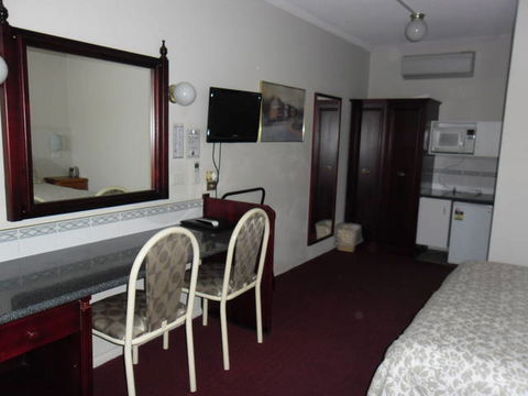 Ben Chifley Motor Inn - New South Wales Tourism  3