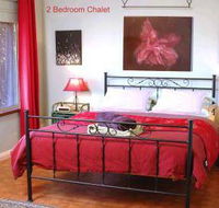 Bettenay's Lakeside Loft Spa Apartment - New South Wales Tourism 