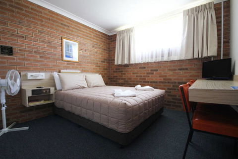 Buckaroo Motor Inn - New South Wales Tourism  0