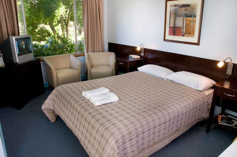 Buffalo Motel And Country Retreat - New South Wales Tourism  4
