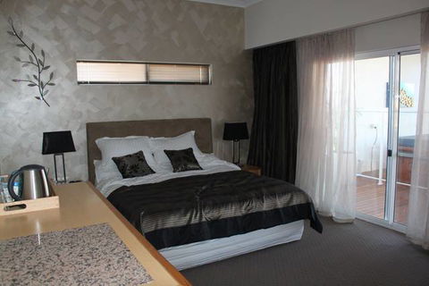 Burns Beach Bed And Breakfast - New South Wales Tourism  3