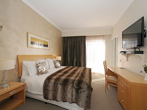Burns Beach Bed And Breakfast - New South Wales Tourism  0