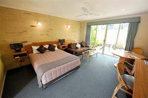 Caboolture Riverlakes Motel - New South Wales Tourism  5