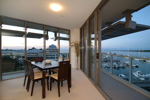 Cairns Luxury Apartments - New South Wales Tourism  0
