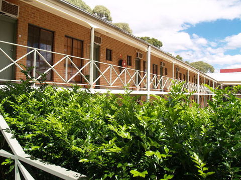 Campbelltown Colonial Motor Inn - New South Wales Tourism  2