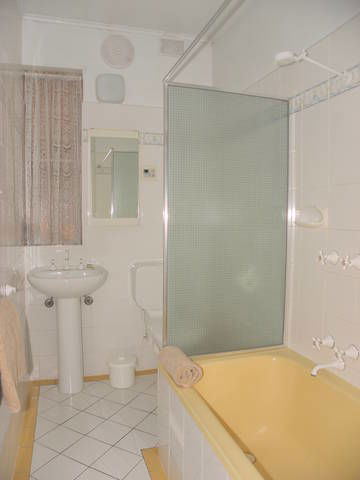 Capri Lodge Apartments - New South Wales Tourism  9