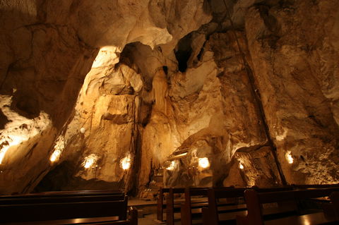 Capricorn Caves - New South Wales Tourism  4