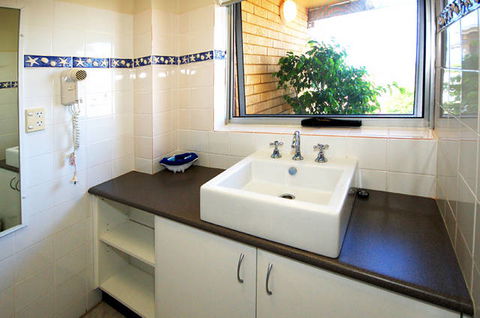 Caribbean Motel - New South Wales Tourism  1