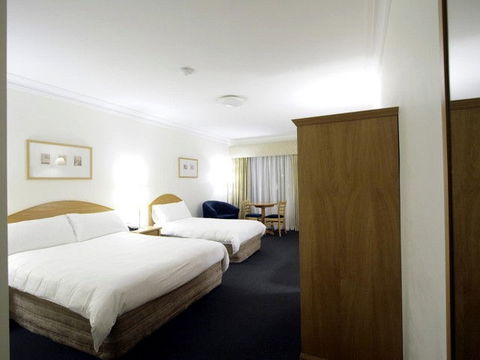 Carlyle Suites & Apartments - New South Wales Tourism  3