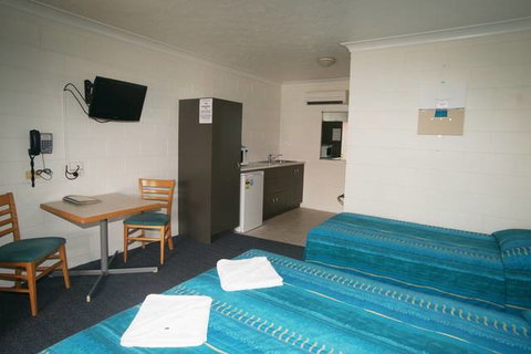 Cedar Lodge Motel - New South Wales Tourism  1