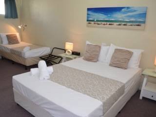 Chaparral Motel - New South Wales Tourism  0