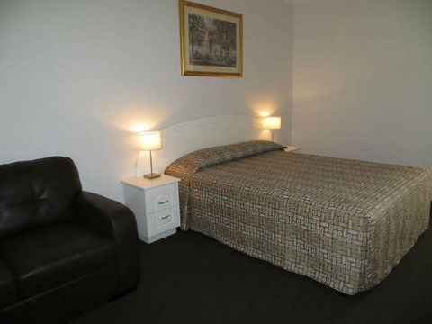 Charters Towers Heritage Lodge Motel - New South Wales Tourism  3