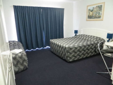 Charters Towers Heritage Lodge Motel - New South Wales Tourism  5